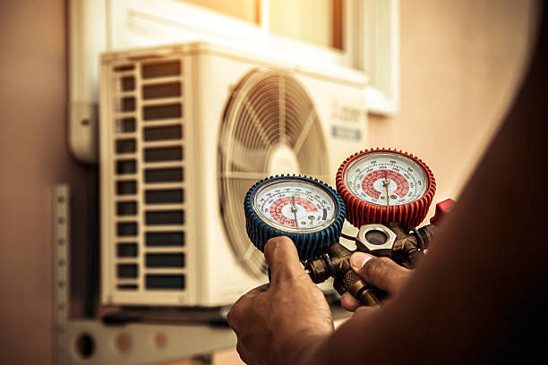 Professional Hvac technician working in Montpelier, IN